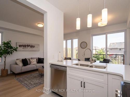 17-690 Broadway Ave, Orangeville, ON - Indoor Photo Showing Kitchen With Double Sink