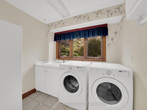 149 Old King Rd, Caledon, ON - Indoor Photo Showing Laundry Room