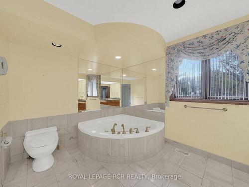 149 Old King Rd, Caledon, ON - Indoor Photo Showing Bathroom