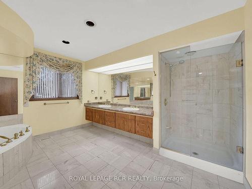 149 Old King Rd, Caledon, ON - Indoor Photo Showing Bathroom