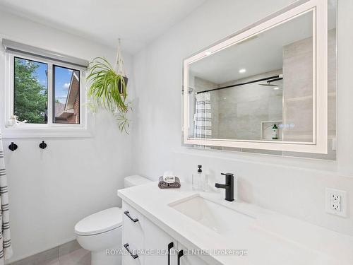 3475 Chartrand Cres, Mississauga, ON - Indoor Photo Showing Bathroom