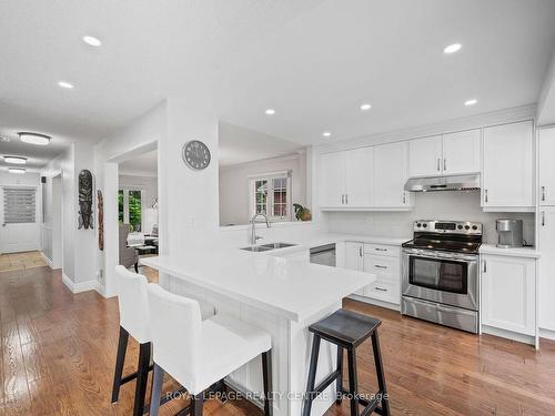 3475 Chartrand Cres, Mississauga, ON - Indoor Photo Showing Kitchen With Double Sink