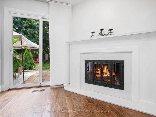 3475 Chartrand Cres, Mississauga, ON - Indoor Photo Showing Living Room With Fireplace