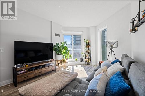 512 - 2119 Lake Shore Boulevard W, Toronto, ON - Indoor Photo Showing Living Room