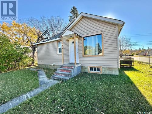 745 15Th Street W, Prince Albert, SK - Outdoor