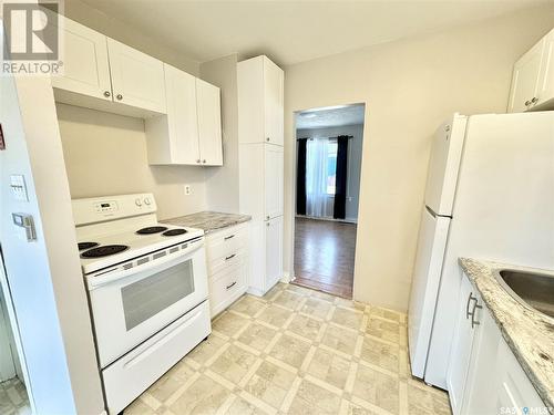 745 15Th Street W, Prince Albert, SK - Indoor Photo Showing Kitchen