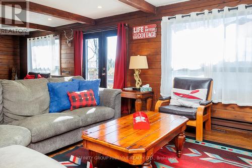 30 Emily Creek Road, Kawartha Lakes (Dunsford), ON - Indoor Photo Showing Living Room