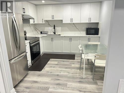 6150 Duford Drive, Mississauga, ON - Indoor Photo Showing Kitchen