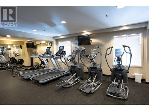 well laid out fitness room - 1075 Sunset Drive Unit# 2604, Kelowna, BC - Indoor Photo Showing Gym Room