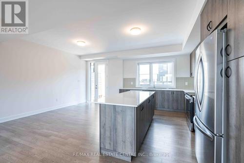 13 - 2273 Turnberry Road, Burlington, ON - Indoor Photo Showing Kitchen With Stainless Steel Kitchen With Upgraded Kitchen