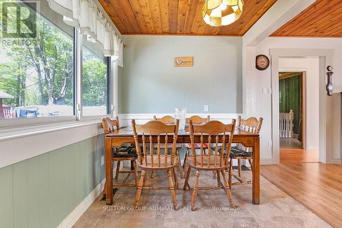 116 Mystic Point Road, Galway-Cavendish And Harvey, ON - Indoor Photo Showing Dining Room