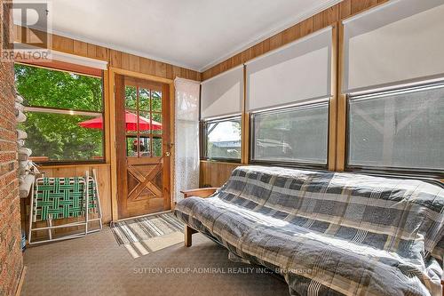 116 Mystic Point Road, Galway-Cavendish And Harvey, ON - Indoor Photo Showing Bedroom