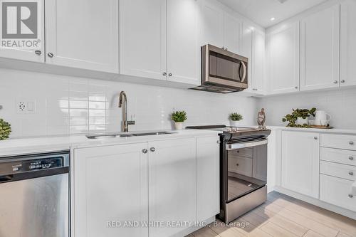 901 - 55 Duke Street W, Kitchener, ON - Indoor Photo Showing Kitchen With Upgraded Kitchen