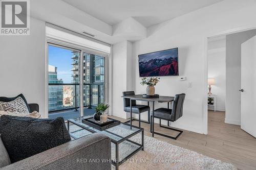 901 - 55 Duke Street W, Kitchener, ON - Indoor Photo Showing Living Room