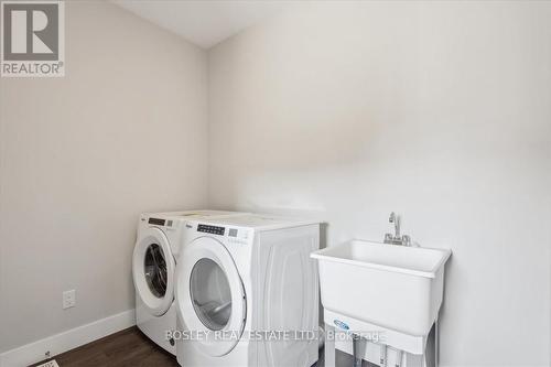 163 Sugar Maple Street, Blue Mountains, ON - Indoor Photo Showing Laundry Room