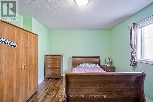 41 Timbercreek Court, Toronto, ON - Indoor Photo Showing Bedroom