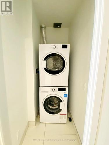 3608 - 898 Portage Parkway, Vaughan, ON - Indoor Photo Showing Laundry Room