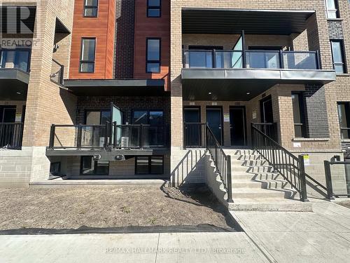 19 - 15 Lytham Green Circle, Newmarket, ON - Outdoor With Facade