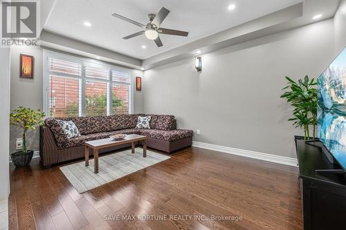 262 Cedric Terrace, Milton, ON - Indoor Photo Showing Living Room