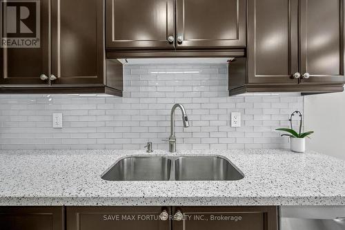 262 Cedric Terrace, Milton, ON - Indoor Photo Showing Kitchen With Double Sink With Upgraded Kitchen