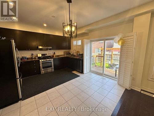 70 Country Ridge Court, Brampton, ON - Indoor Photo Showing Kitchen