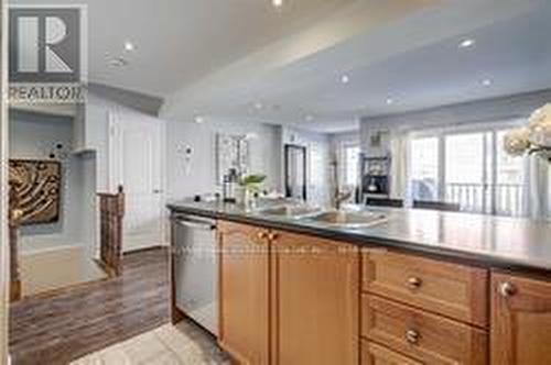 62 - 5050 Intrepid Drive, Mississauga, ON - Indoor Photo Showing Kitchen