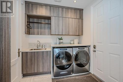 1207 Lakeshore Road W, Oakville, ON - Indoor Photo Showing Laundry Room