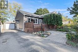 64 BLAND AVENUE  Hamilton, ON L8G 3R1