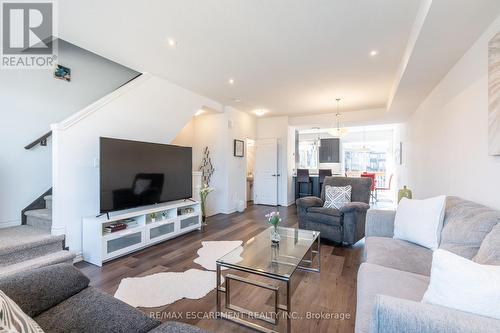 68 - 61 Soho Street, Hamilton, ON - Indoor Photo Showing Living Room