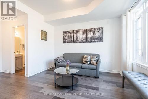 68 - 61 Soho Street, Hamilton, ON - Indoor Photo Showing Living Room