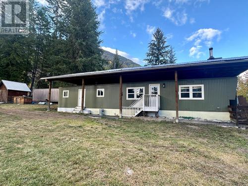 1982 Loff  Road, Castlegar, BC 