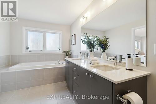 131 Starfire Crescent, Hamilton, ON - Indoor Photo Showing Bathroom