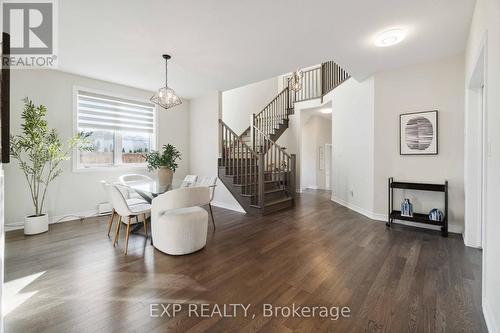 131 Starfire Crescent, Hamilton, ON - Indoor Photo Showing Living Room