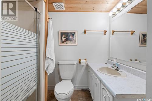 809 Byng Avenue, Wakaw Lake, SK - Indoor Photo Showing Bathroom