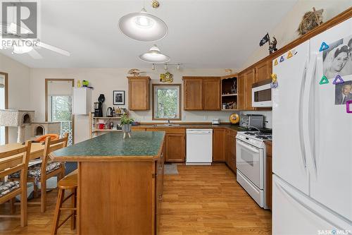 809 Byng Avenue, Wakaw Lake, SK - Indoor Photo Showing Kitchen With Double Sink