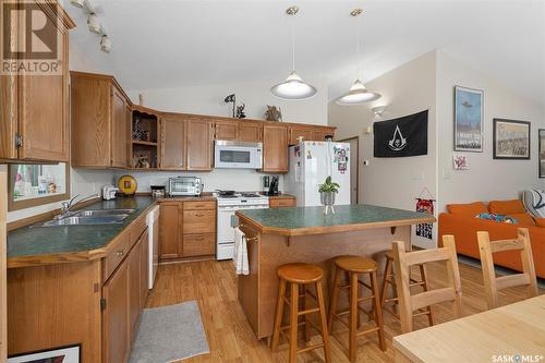 809 Byng Avenue, Wakaw Lake, SK - Indoor Photo Showing Kitchen With Double Sink