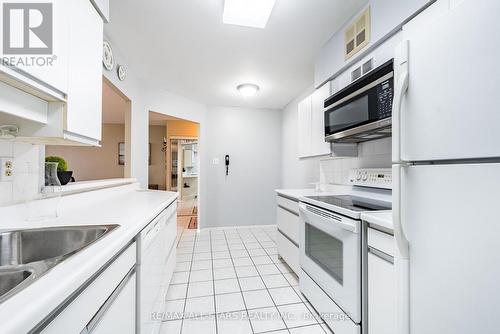 806 - 1890 Valley Farm Road, Pickering, ON - Indoor Photo Showing Kitchen