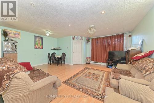 1039 - 100 Mornelle Court, Toronto, ON - Indoor Photo Showing Living Room