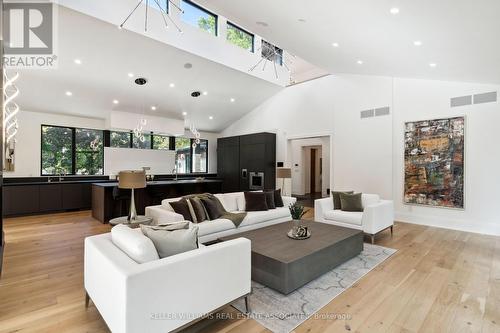 1060 Indian Road, Mississauga, ON - Indoor Photo Showing Living Room