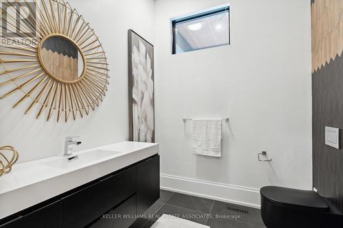 1060 Indian Road, Mississauga, ON - Indoor Photo Showing Bathroom