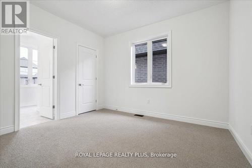 1364 Hydrangea Gardens, Oakville, ON - Indoor Photo Showing Other Room