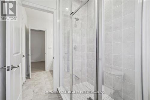 1364 Hydrangea Gardens, Oakville, ON - Indoor Photo Showing Bathroom