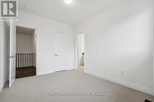 1364 Hydrangea Gardens, Oakville, ON - Indoor Photo Showing Other Room