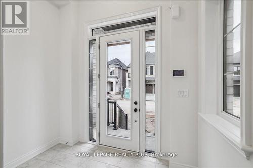 1364 Hydrangea Gardens, Oakville, ON - Indoor Photo Showing Other Room