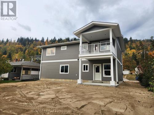 1471 Selkirk Avenue, Castlegar, BC - Outdoor