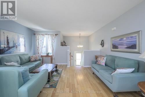 20 - 325 Lighthouse Road, London, ON - Indoor Photo Showing Living Room