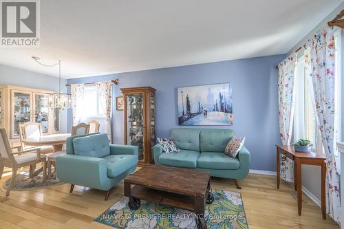 20 - 325 Lighthouse Road, London, ON - Indoor Photo Showing Living Room