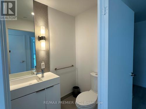 1403 - 33 Helendale Avenue, Toronto, ON - Indoor Photo Showing Bathroom