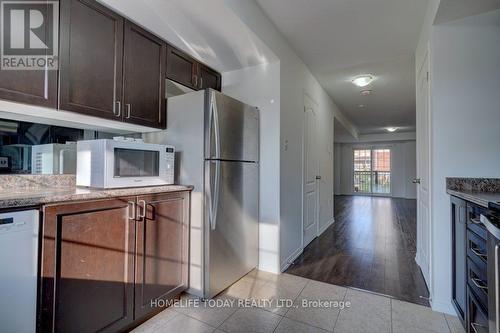 220 - 2462 Rosedrop Path, Oshawa, ON - Indoor Photo Showing Kitchen