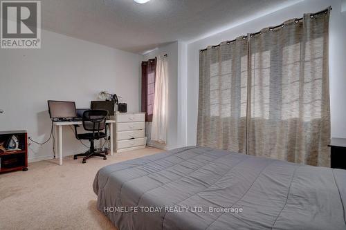 220 - 2462 Rosedrop Path, Oshawa, ON - Indoor Photo Showing Bedroom